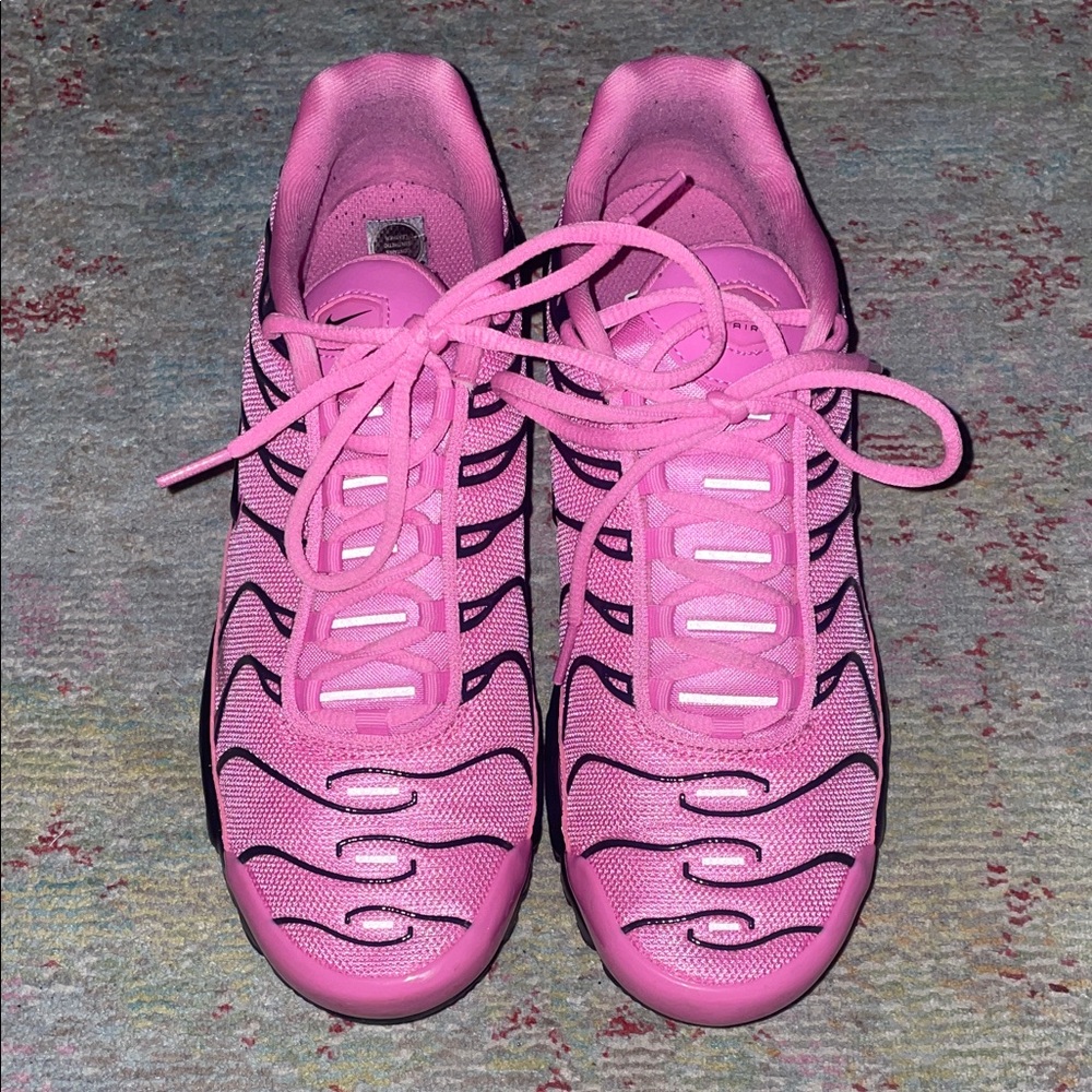 PreL💗ved Nike Women’s Air Max Plus - Playful Pink and Black - 9.5
